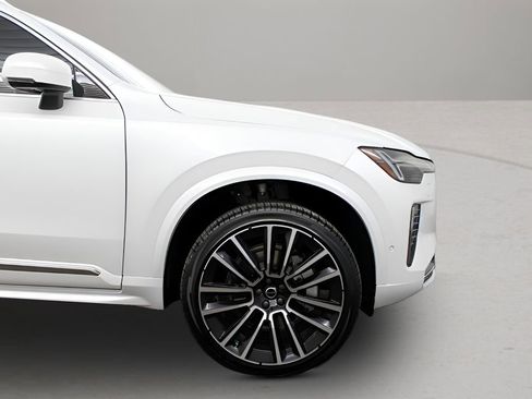 New 2026 Volvo XC60 B5 Plus w/ Protection Package Premier image 22