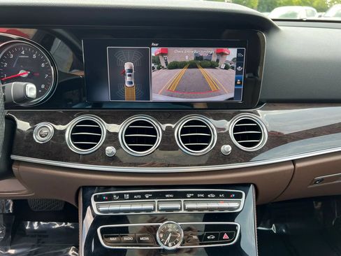 Used 2017 Mercedes-Benz E 300 4MATIC image 17