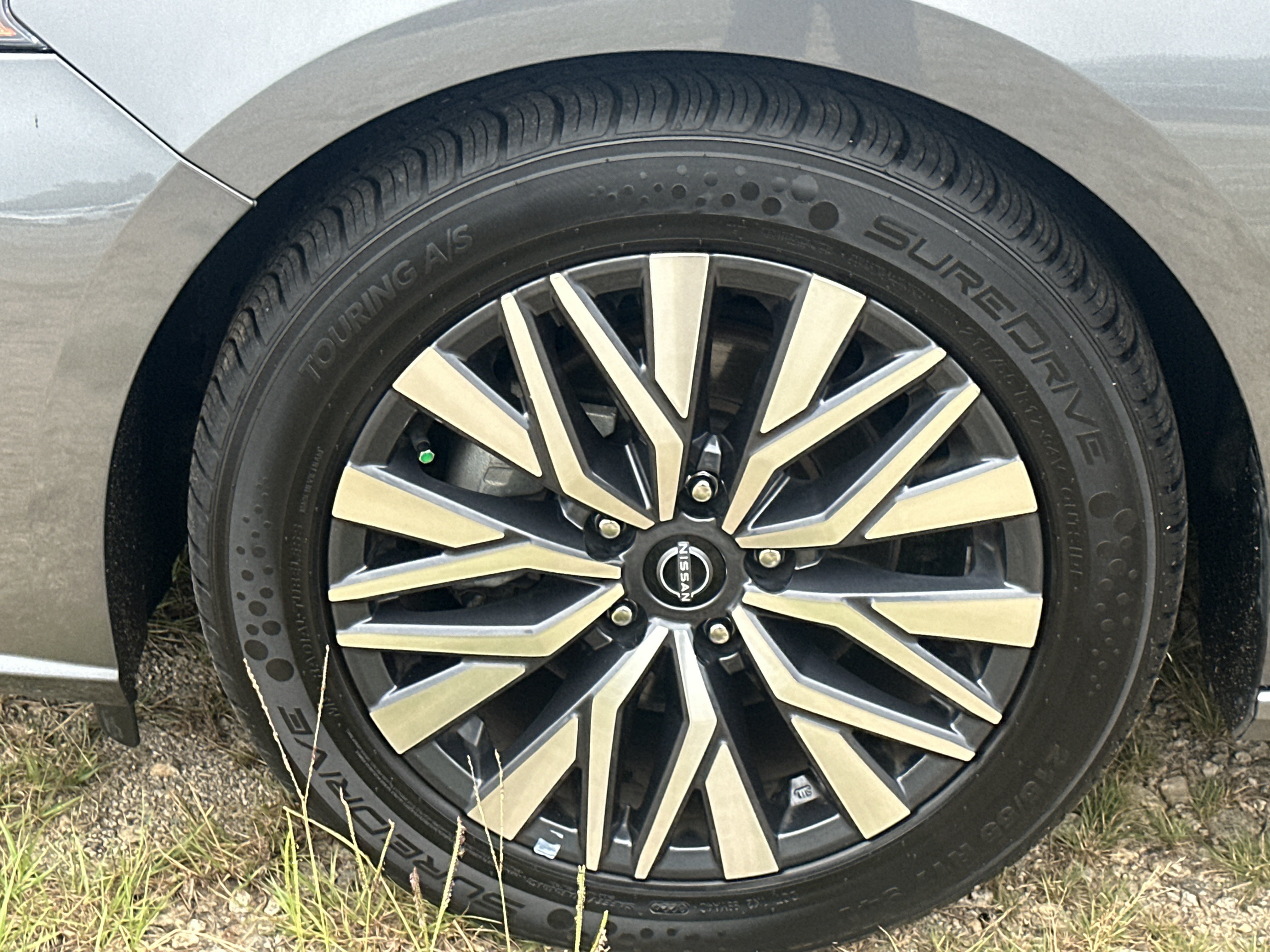 Used 2024 Nissan Altima 2.5 SV FWD image 11