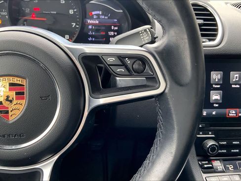 Used 2022 Porsche 718 Boxster image 17