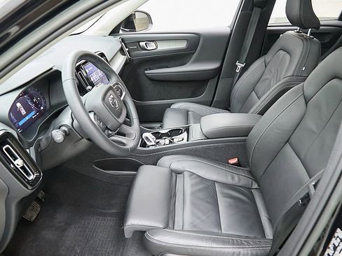 Used 2023 Volvo XC40 B5 Plus w/ Driver Assist Package image 14