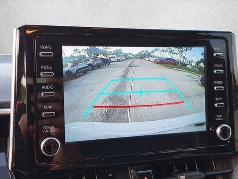 Used 2020 Toyota Corolla LE FWD image 16