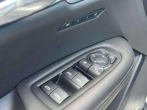 Used 2023 Cadillac XT6 Premium Luxury AWD/4WD image 17