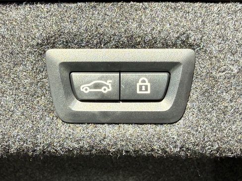 Certified 2022 BMW 530i 530i w/ Convenience Package image 17