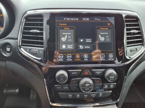 Used 2020 Jeep Grand Cherokee Altitude AWD/4WD image 15