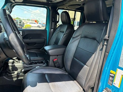 Used 2020 Jeep Wrangler Unlimited Sahara AWD/4WD image 29