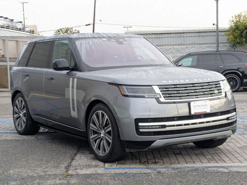 Used 2023 Land Rover Range Rover Autobiography image 3