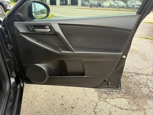 Used 2012 MAZDA MAZDA3 i Touring FWD image 17