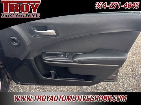 Used 2017 Dodge Charger SE image 15