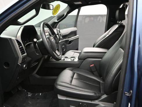 Used 2020 Ford Expedition XLT w/ Equipment Group 202A AWD/4WD image 16