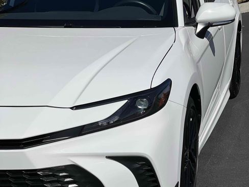 Used 2025 Toyota Camry SE image 60