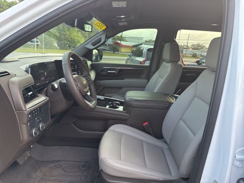 Used 2025 Chevrolet Tahoe LT w/ Comfort Package image 8