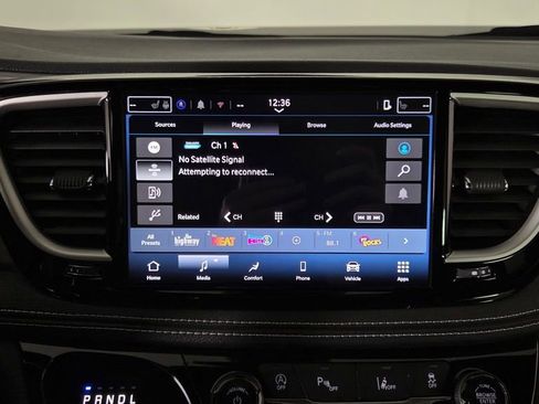 New 2026 Chrysler Pacifica Select image 23