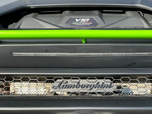 Used 2024 Lamborghini Huracan Sterrato image 38