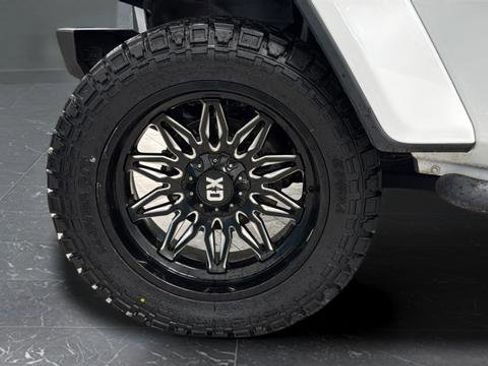Used 2021 Jeep Wrangler Unlimited Rubicon AWD/4WD image 35