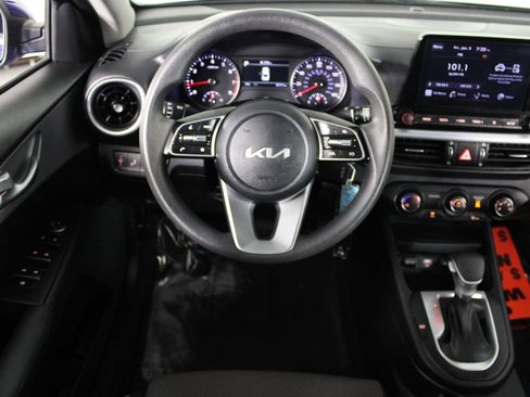 Used 2023 Kia Forte LXS w/ LXS Technology Package image 18