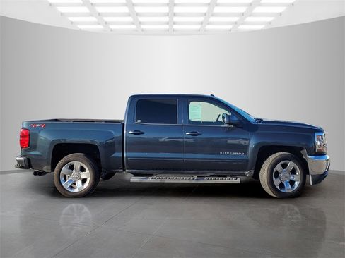Used 2018 Chevrolet Silverado 1500 LT w/ LT Eassist Package image 3