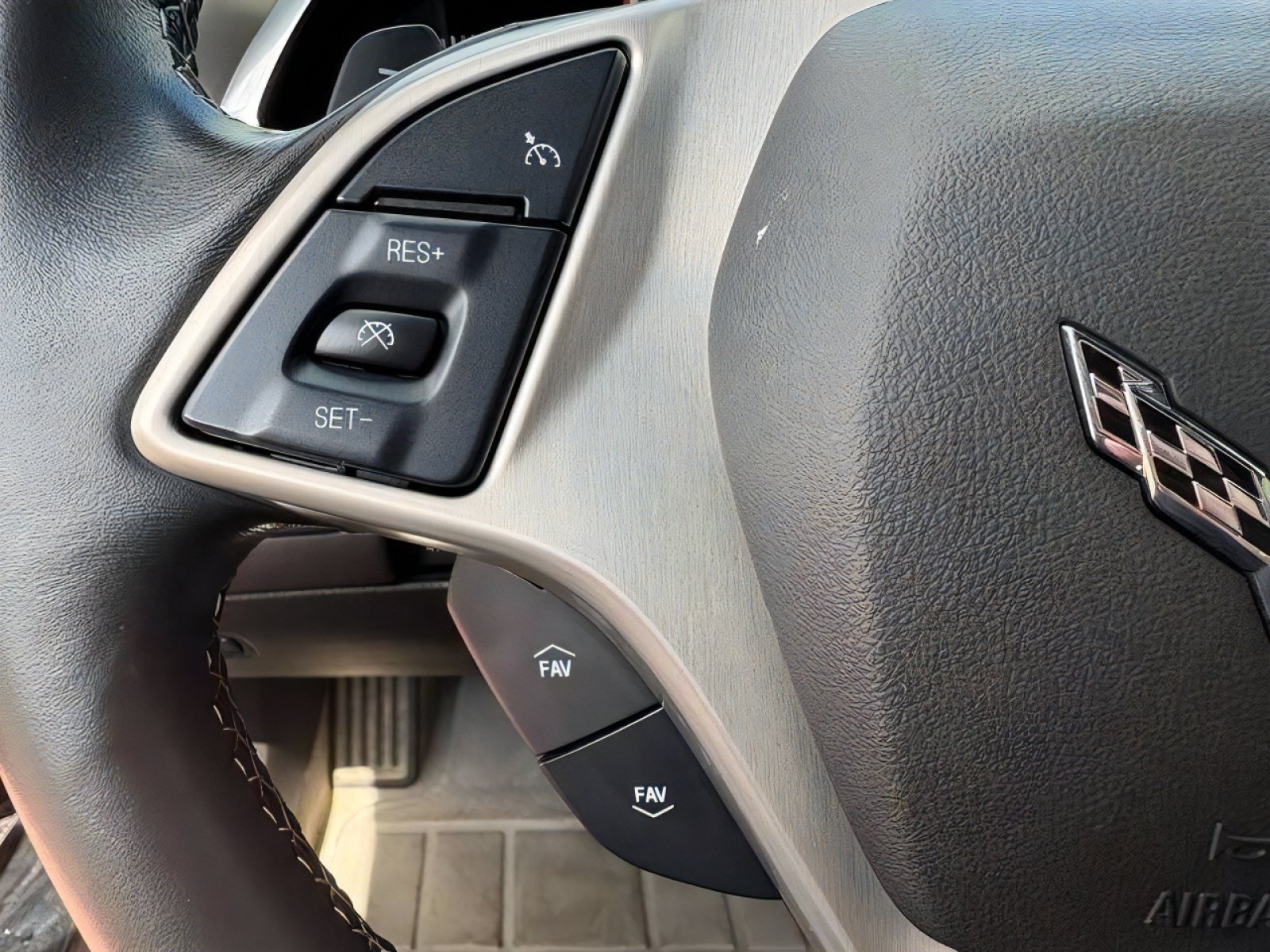 Used 2019 Chevrolet Corvette Stingray Coupe w/ 1LT RWD image 19