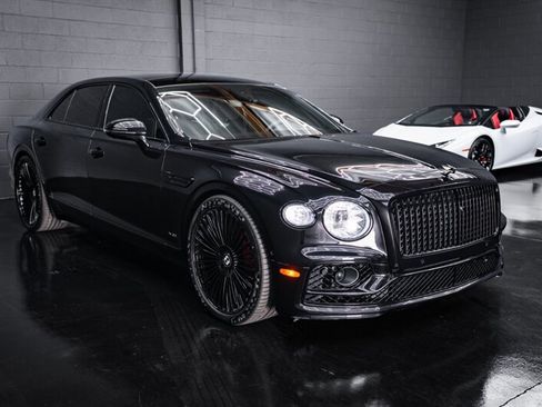 Used 2022 Bentley Flying Spur W12 image 3