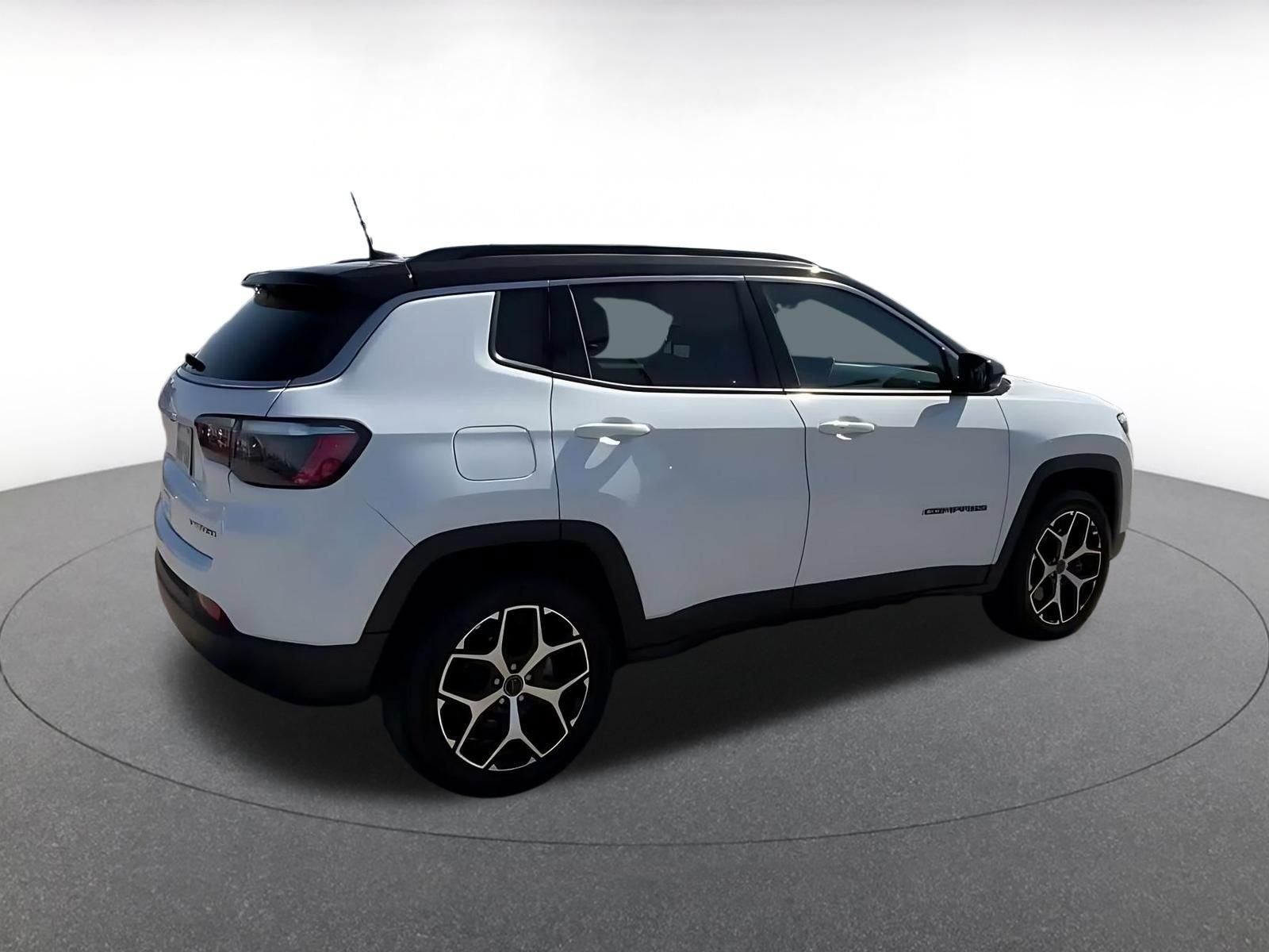 Used 2025 Jeep Compass Limited AWD/4WD image 14
