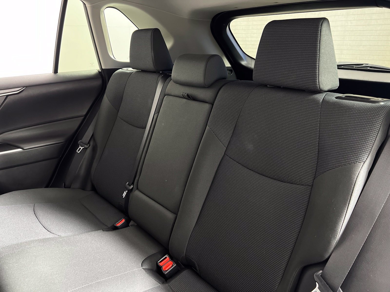 Certified 2024 Toyota RAV4 LE FWD image 21