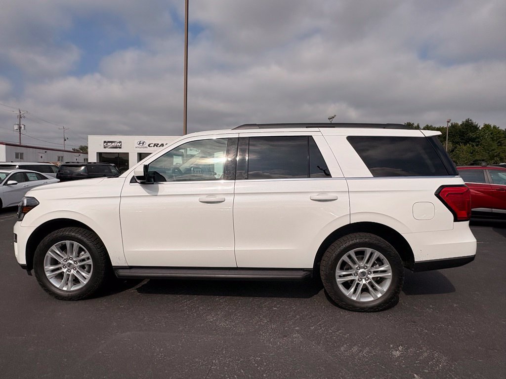 Used 2024 Ford Expedition XLT AWD/4WD image 4