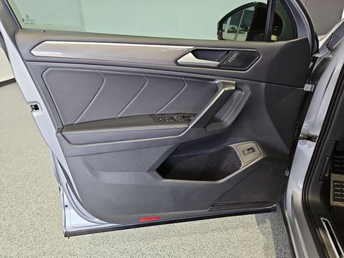 Certified 2024 Volkswagen Tiguan SE R-Line w/ MDO Package, Three-Row FWD image 15