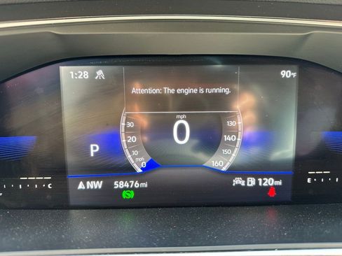 Used 2022 Volkswagen Tiguan SE image 17