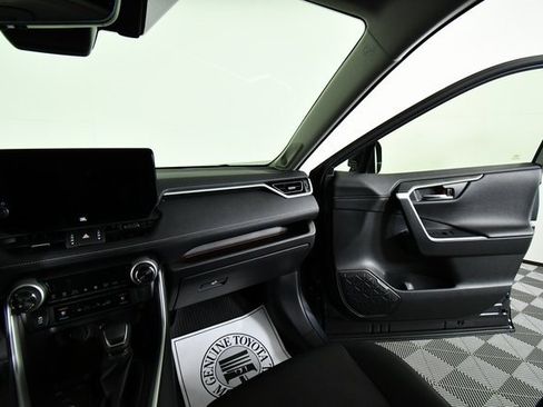 Used 2024 Toyota RAV4 Limited image 20