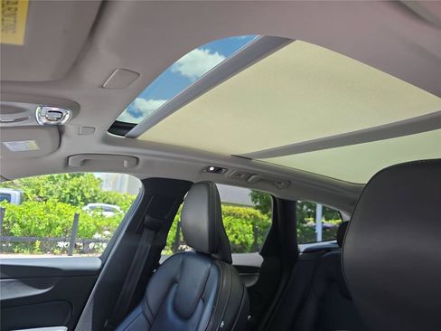 Used 2021 Volvo XC60 T5 Inscription w/ Advanced Package FWD image 29