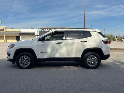 Used 2020 Jeep Compass Sport AWD/4WD image 2