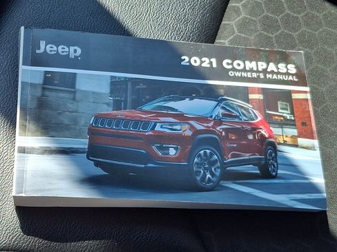 Used 2021 Jeep Compass Latitude AWD/4WD image 26