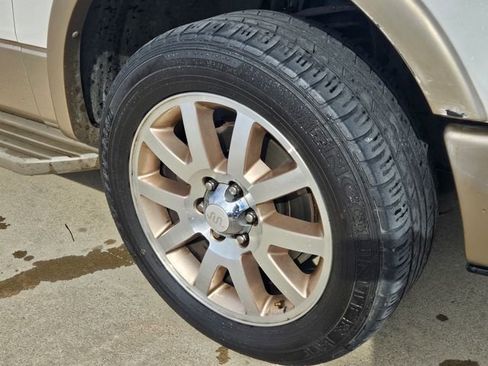 Used 2013 Ford F150 King Ranch w/ King Ranch Luxury Pkg image 4