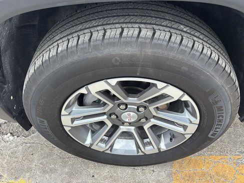 Used 2025 GMC Terrain Elevation AWD/4WD image 12