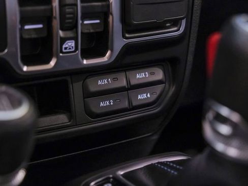 Used 2025 Jeep Gladiator Sport image 49