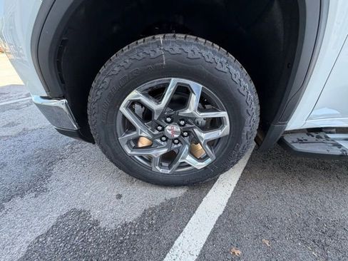 New 2026 GMC Sierra 1500 SLT AWD/4WD image 42