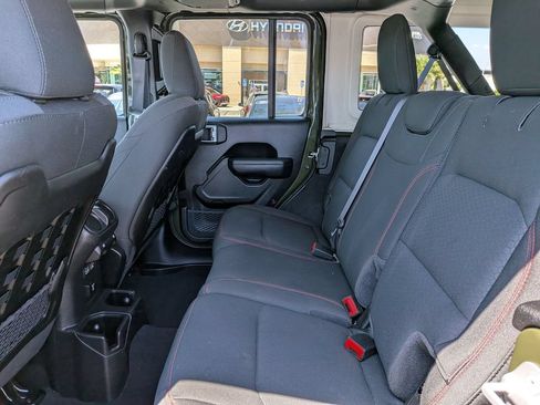 Used 2022 Jeep Wrangler Unlimited Rubicon w/ Steel Bumper Group AWD/4WD image 30