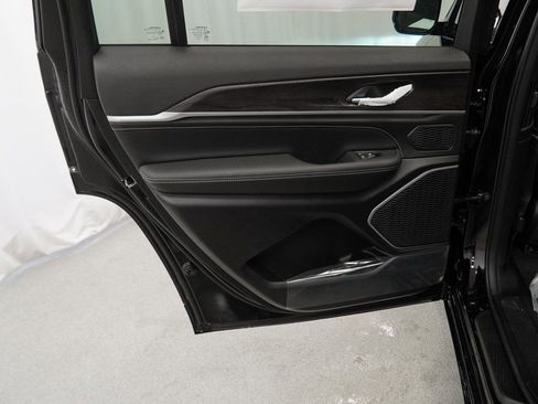 New 2026 Jeep Grand Cherokee L Limited image 29