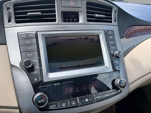 Used 2011 Toyota Avalon Limited FWD image 20