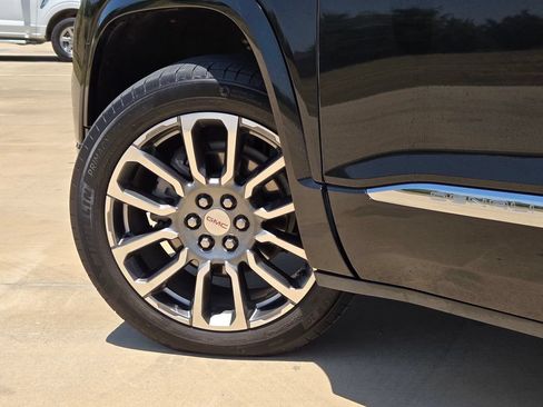 Used 2023 GMC Acadia Denali FWD image 35