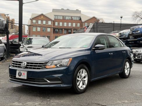 Used 2018 Volkswagen Passat 2.0T S image 3