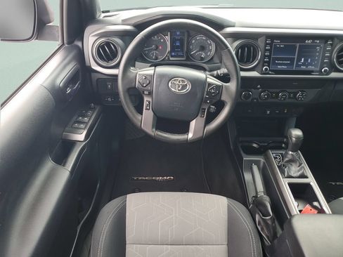 Used 2020 Toyota Tacoma TRD Sport AWD/4WD image 12
