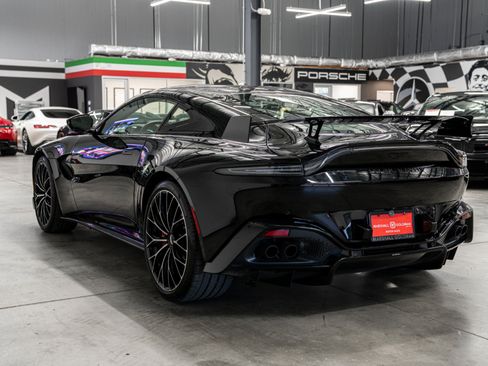 Used 2023 Aston Martin V8 Vantage Coupe RWD image 6