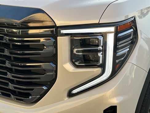 Certified 2023 GMC Sierra 1500 Denali Ultimate image 11