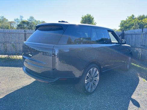 New 2025 Land Rover Range Rover Long Wheelbase SE image 7