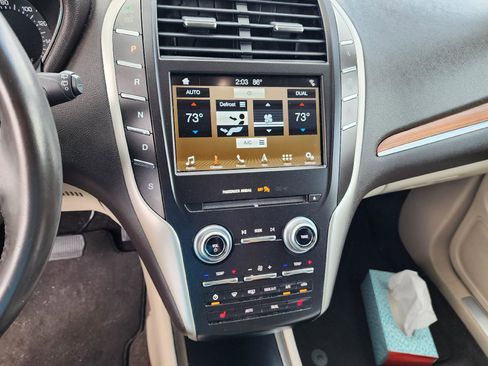 Used 2019 Lincoln MKC Select w/ Select Plus Package image 9