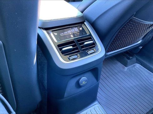 Used 2023 Volvo XC90 T8 Plus w/ Protection Package Premier image 31