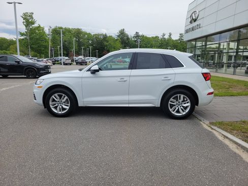 Used 2020 Audi Q5 2.0T Premium w/ Convenience Package AWD/4WD image 2