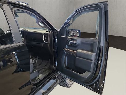 Used 2020 Chevrolet Silverado 1500 LT AWD/4WD image 15