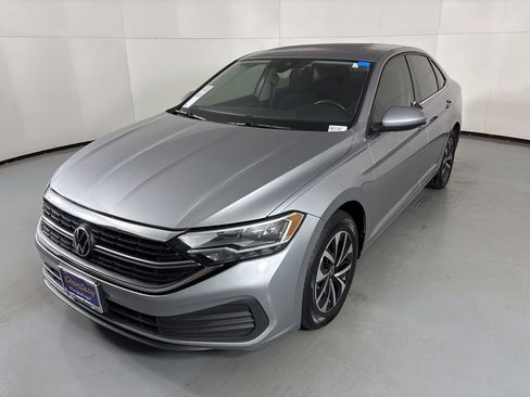 Used 2024 Volkswagen Jetta S image 4